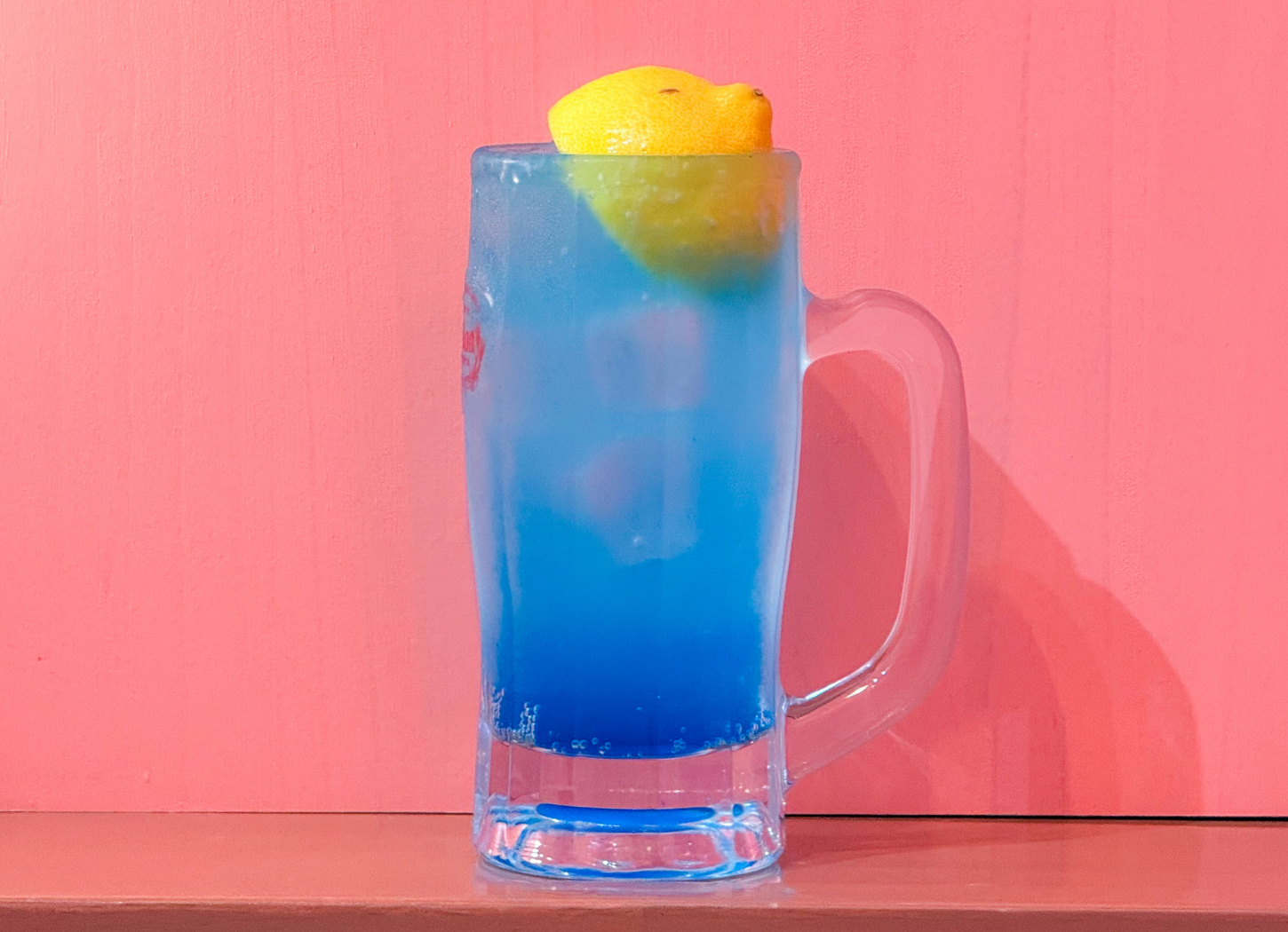沖縄県恩納村 THE GARLIC SHRIMP ガーリックシュリンプ専門店 スパークリングアイランドレモネード